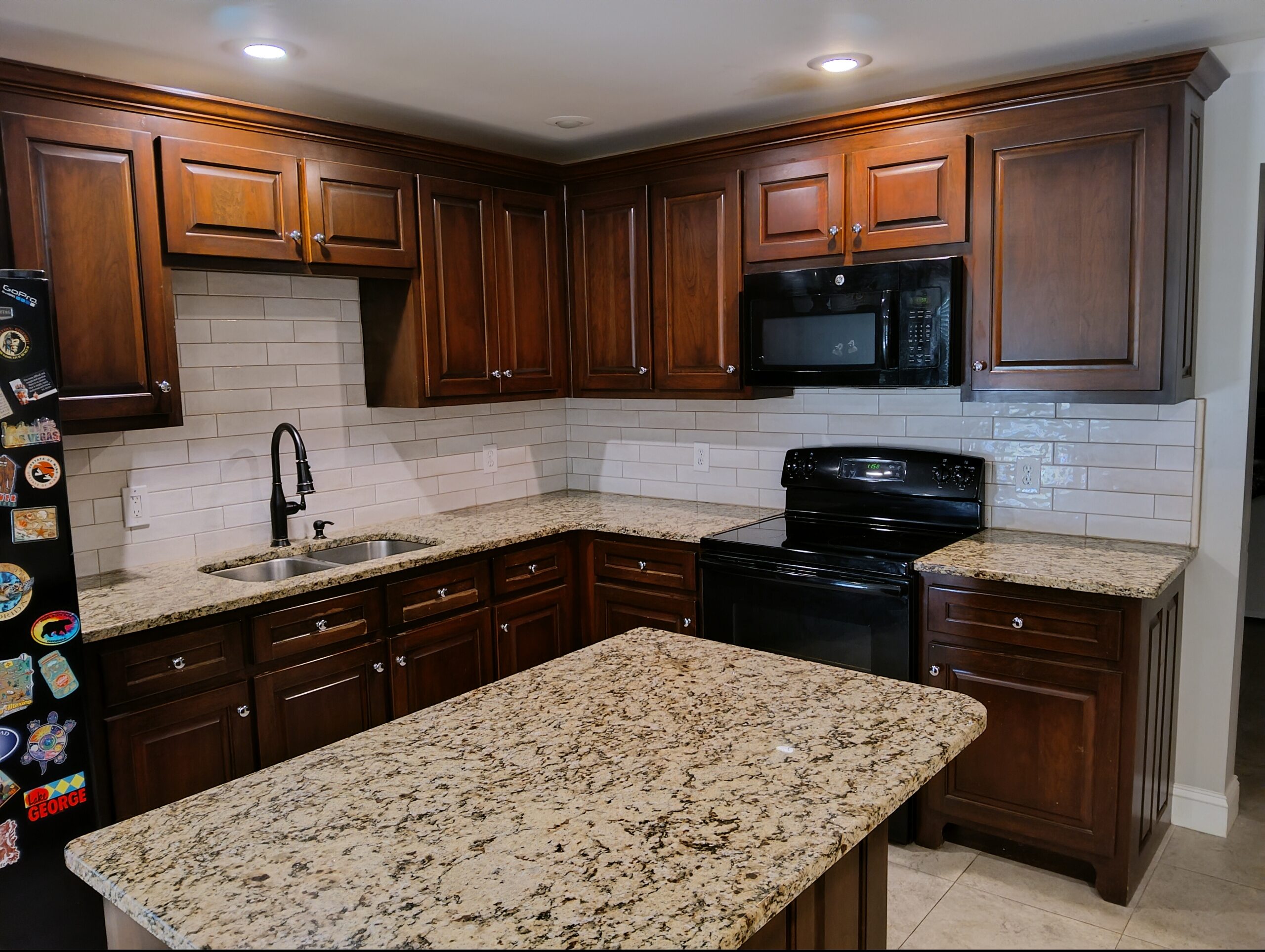 Kitchen transformation with a stunning new backsplash! - Upcycle Nesting